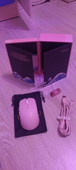 Lamzu atlantis mini champion edition ( Pink )