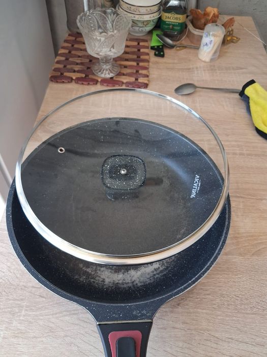 Продаётся сковорода Vicalina