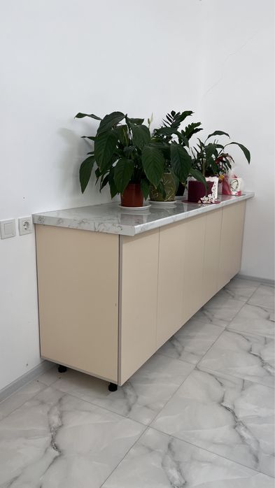 Витрина “Corboma” +мебель