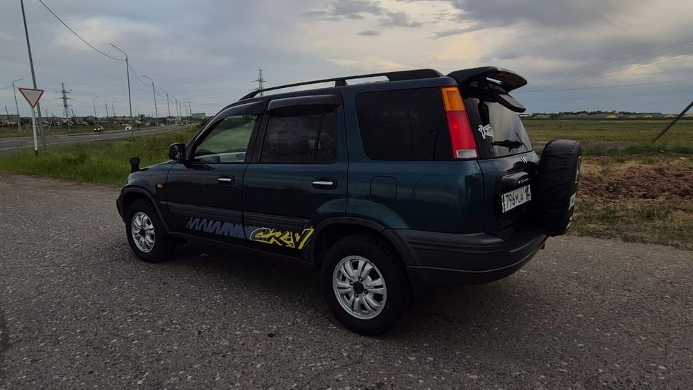 Продам машину Honda c-rv