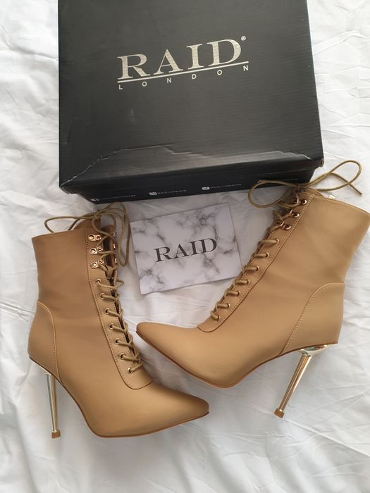 Botine Raid stil Kim Kardashian