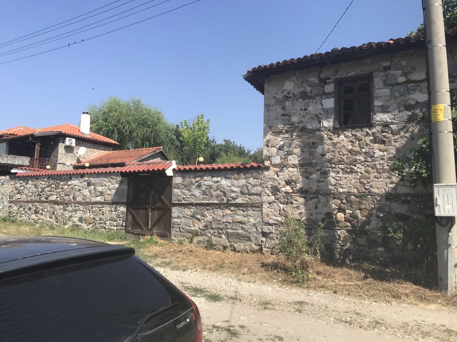 Имот в село Брягово на 50 км от град Пловдив в полите на Родопите