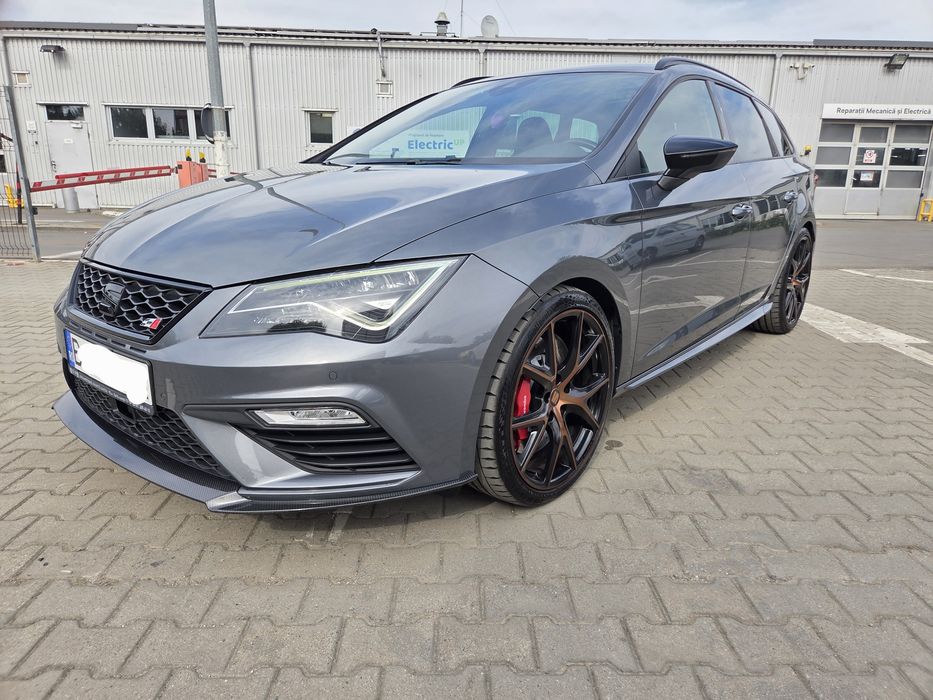 SEAT Leon CUPRA 300 Carbon Edition
