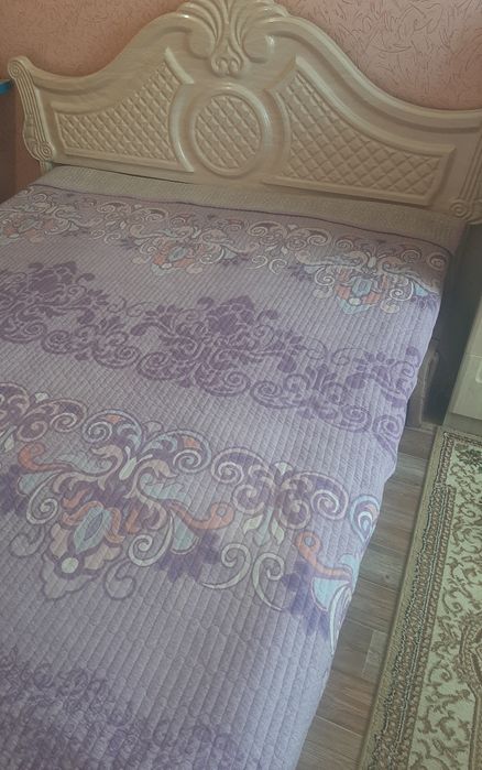 Продам кровать размером 160×200, в комплекте с матрасом.