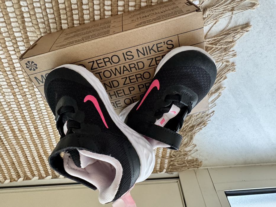 Обувки за момиченце:21-23номер