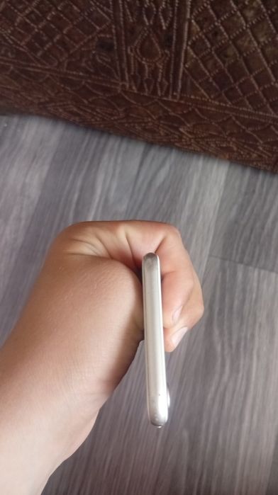 Айфон 6с продаю срочно