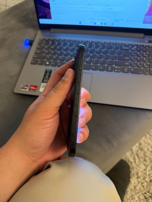 Iphone 16 pro 265 black titanium