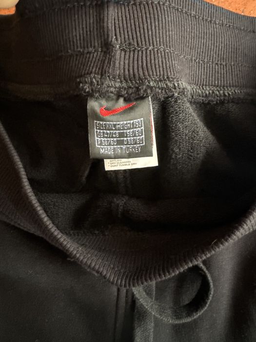 Nike долнище на анциг