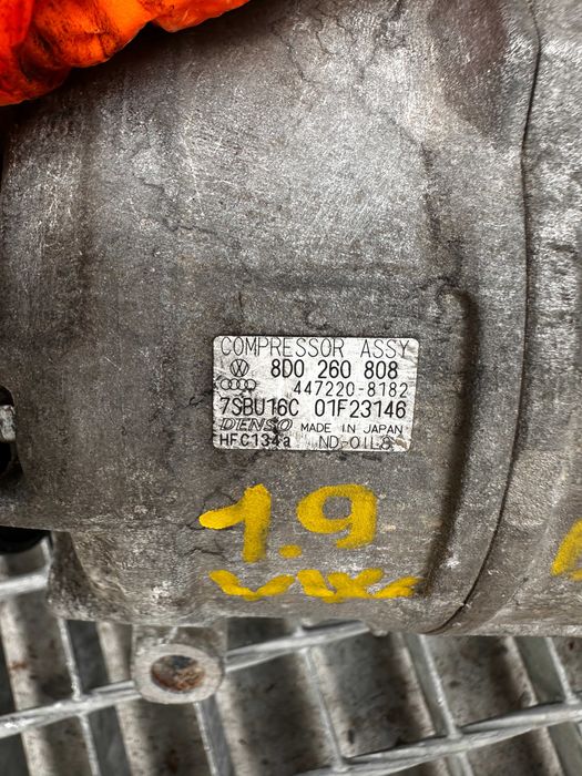 Compresor Clima Vw Passat B5.5 1.9 TDI cod 8D0260808 an 2000 - 2005 Audi A4 Skoda Superb
