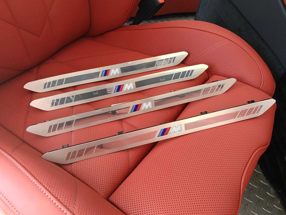 Нов салон седалки BMW XM X8 G09 Individual Leder Sakhir Orange Carbon