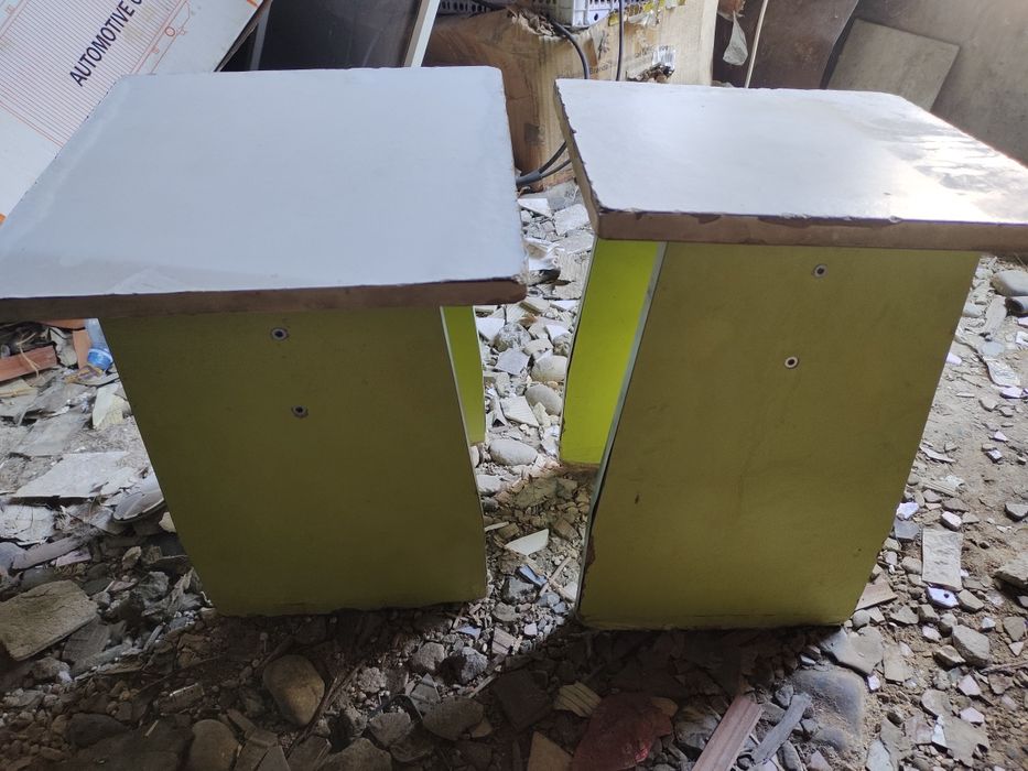 Продам две табуретки