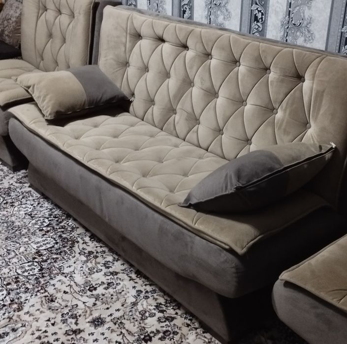 Велосипед детский, диван, трюмо