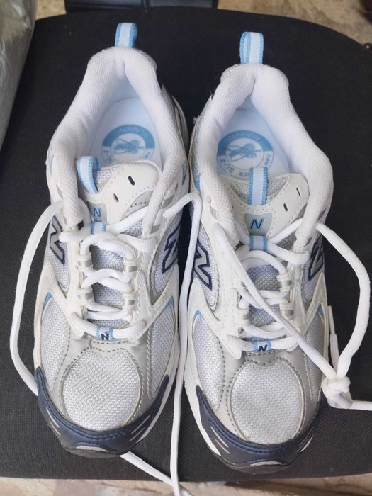 Продавам дамски маратонки NEW BALANCE No 37.5 чисто нови