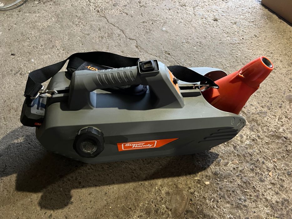 Pompa de stropit pomi cu acumulator