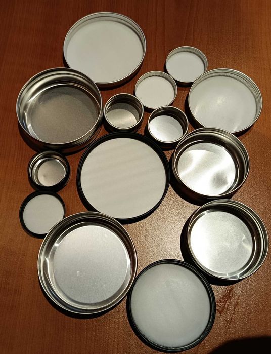 Преносими кутийки за крем, бижута и други