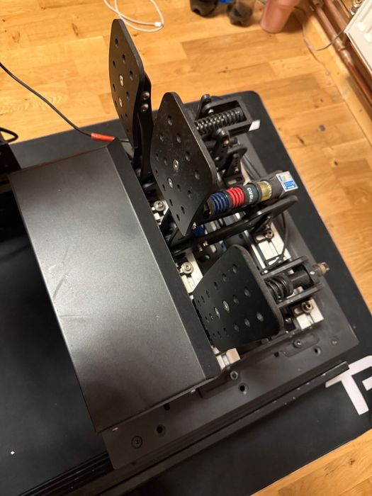 Vând setup e-racing trak racer MK160 simucube 2 pro vnm