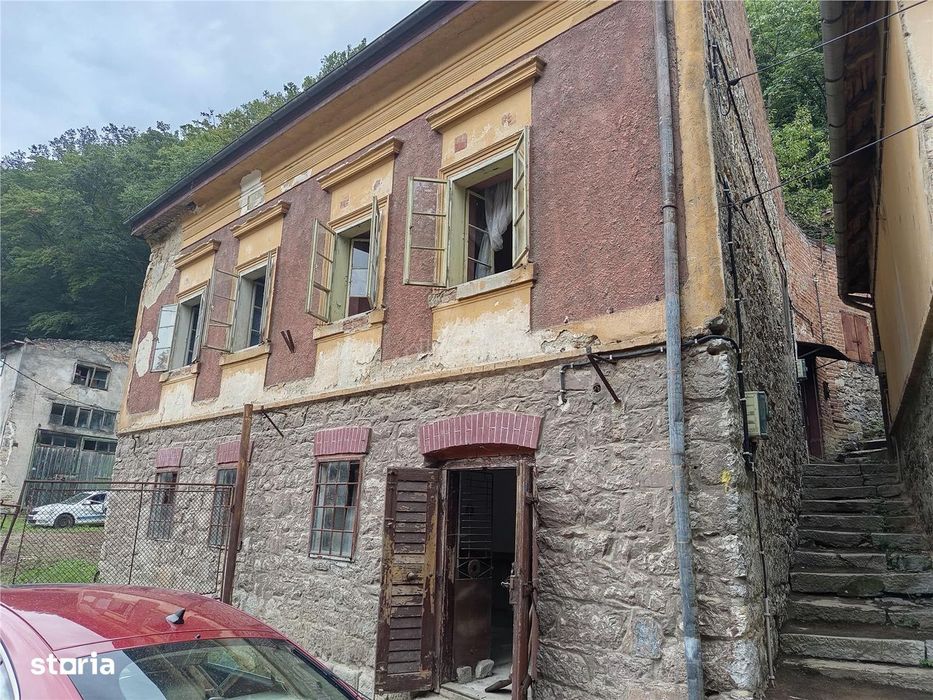 Oravita, Casa cu Spatiu Comercial, Zona Lacul Mic, Pret Negociabil