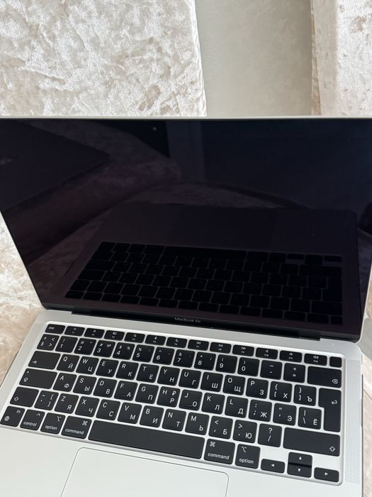 Продам Macbook Air