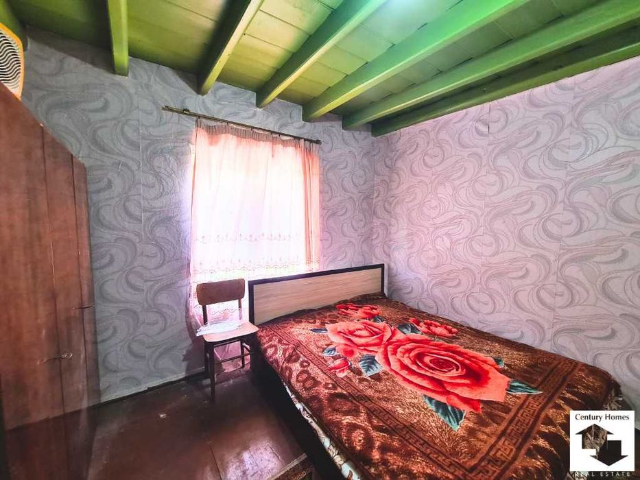 140347 Къща с огромен двор, стопански постройки и кладенец в с. Долна Липница