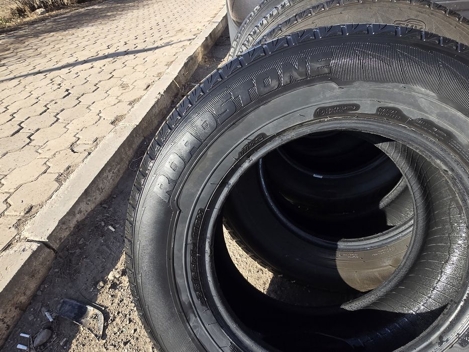 Шины Б/У 4 шт.диаметр 17.