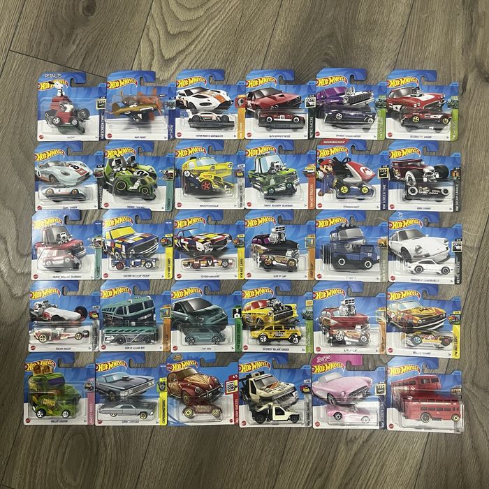 Lot Hot Wheels - 90 buc