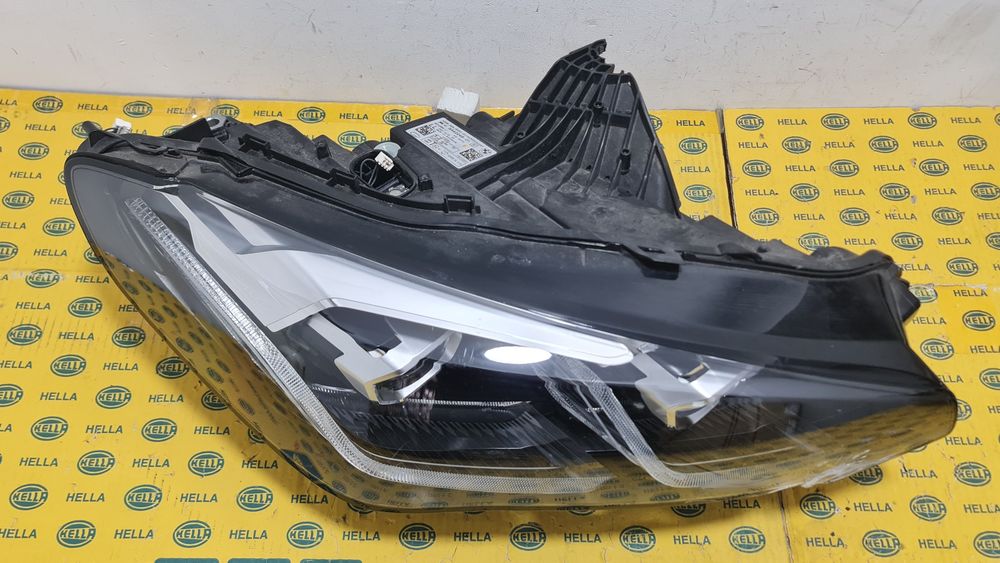 Far full led dreapta BMW 2 U06 5A42248 avariat
