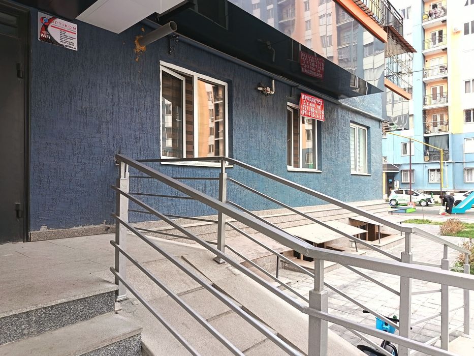 Кватира на 1 этаже новастройка 75кв