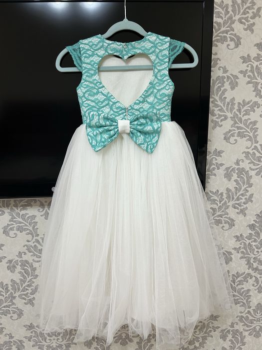 Продам платье на вырускной для девочки