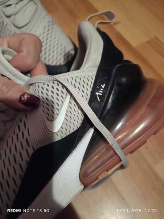 Adidași originalib Nike