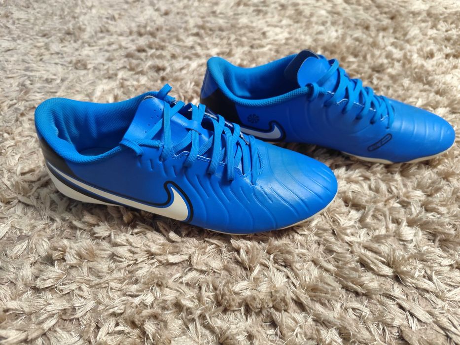 Nike Футболни обувки Tiempo Legend 10 Club, UK 9,5, 44,5 номер