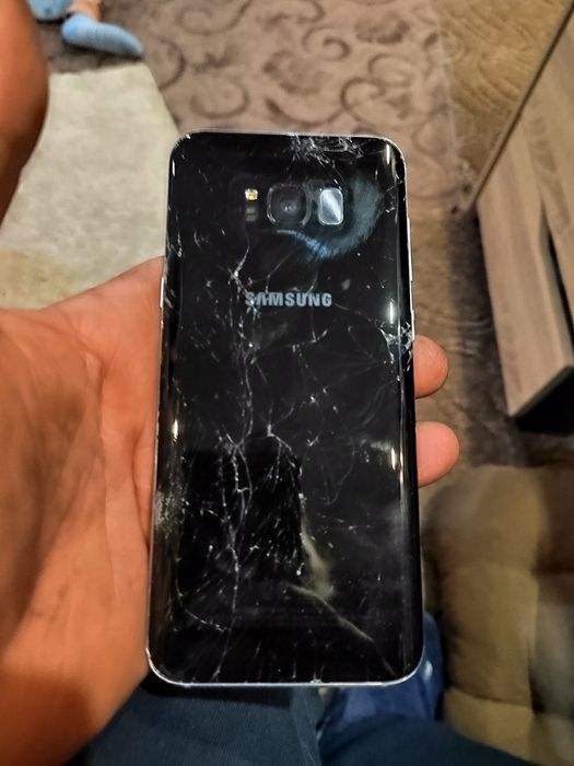 Продавам Samsung S8 plus