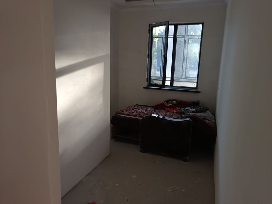 Уй сотилади 2 хоналидан 3 та