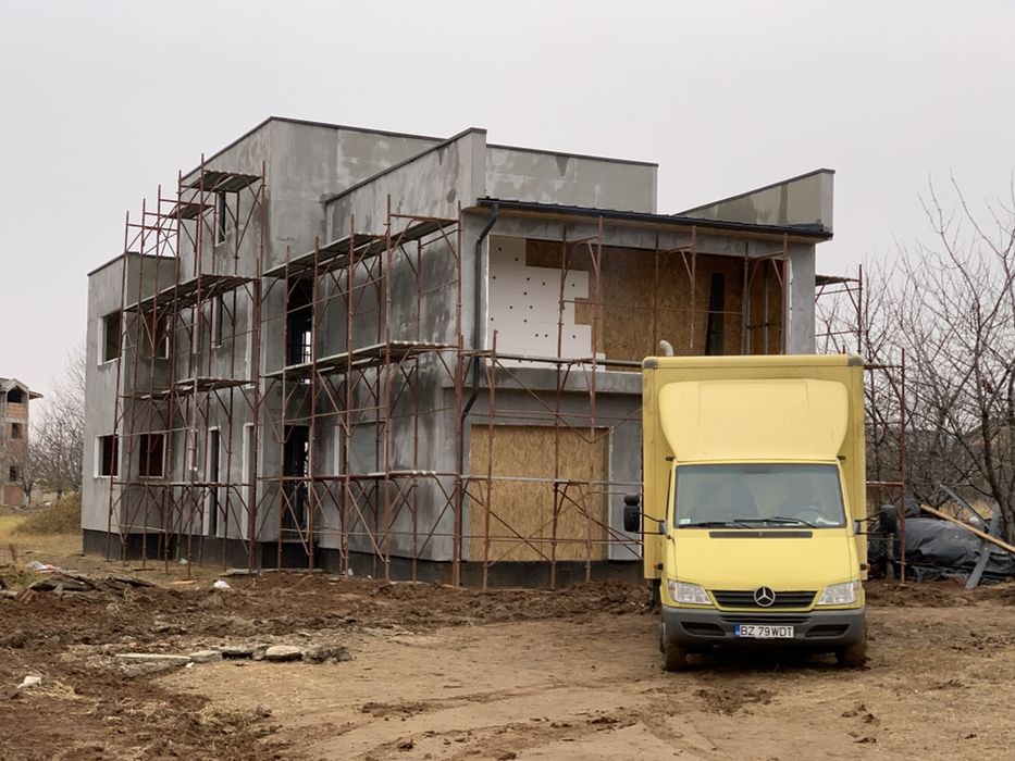 Izolatie Spuma Poliuretanica acoperiș si pod. Firma+Garanție 20 ani.