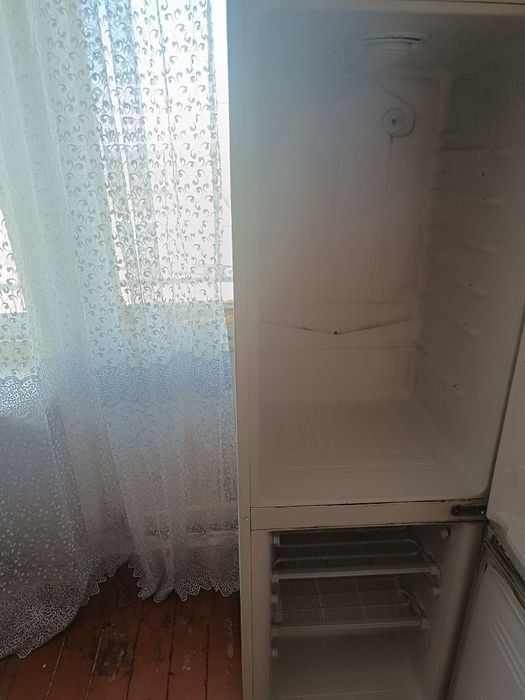 Холодильник продаю