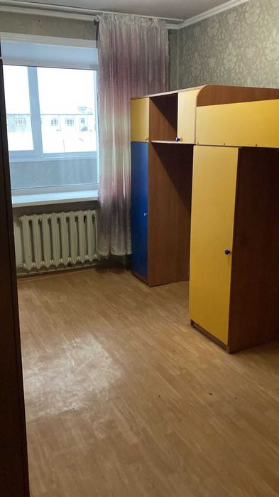 Срочно сдам 3-х комнатную в центре.