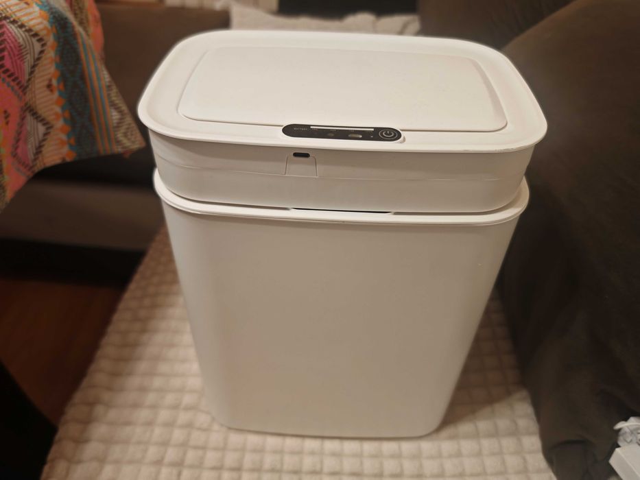 Интелигентно кошче за отпадъци със сензор и два капака