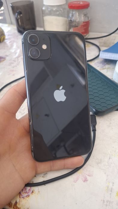 Продаю  айфон 11