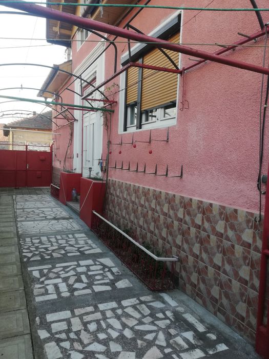 Casa cu etaj in Ștei