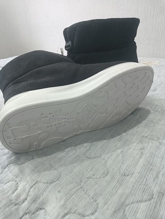 Продам сапожки женские