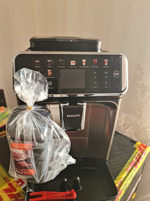 Espressor automat Philips Seria 5500 NOU SIGILAT