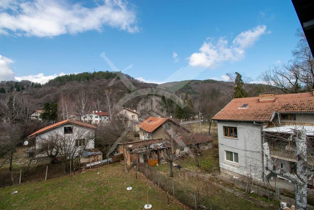 Продава се Къща в с. Владая, Област София-град - 285 кв.м за 1162 €/кв.м - Снимка #8