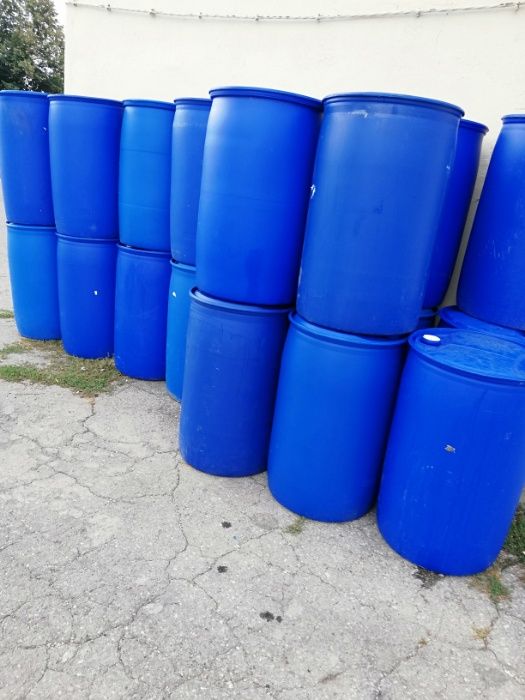Бидони с две капачки  и бидони с обръч 220л.
