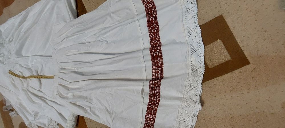 Poale costum popular