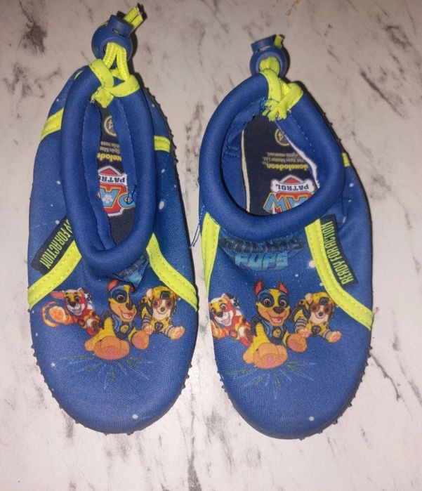 Pantofi de apă sau piscină