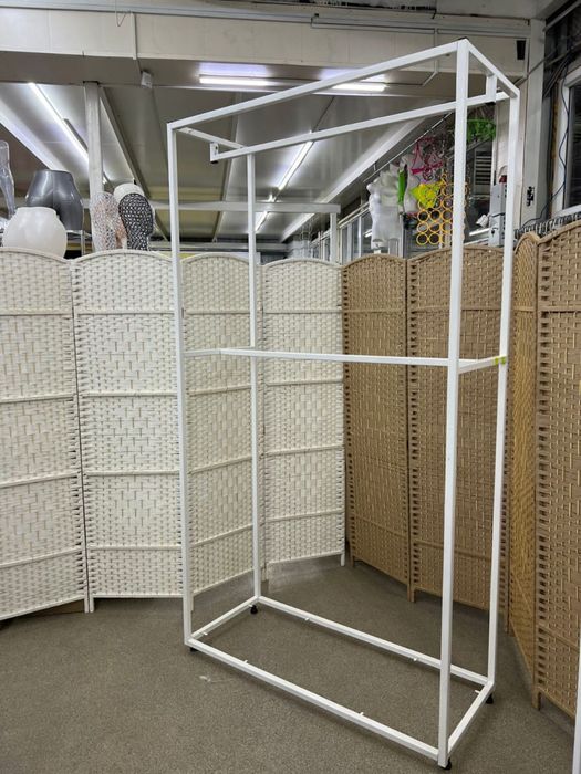 Стеллаж для одежды