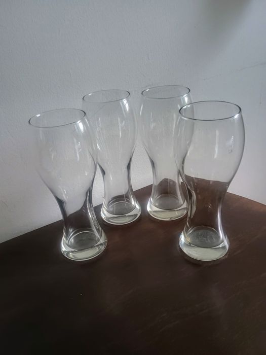 Pahare set șampanie, bere, cocktail.