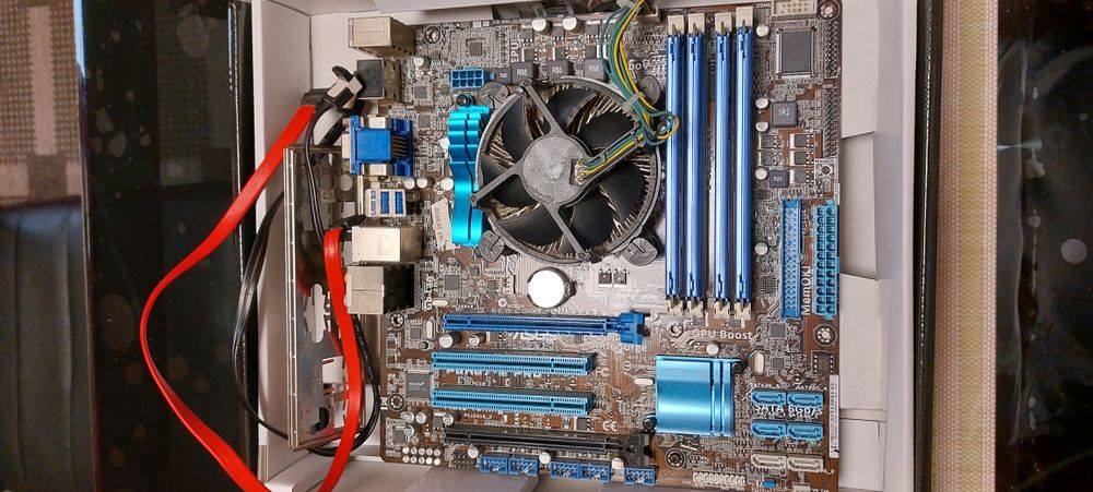 De vânzare placa de bază +procesor +ram