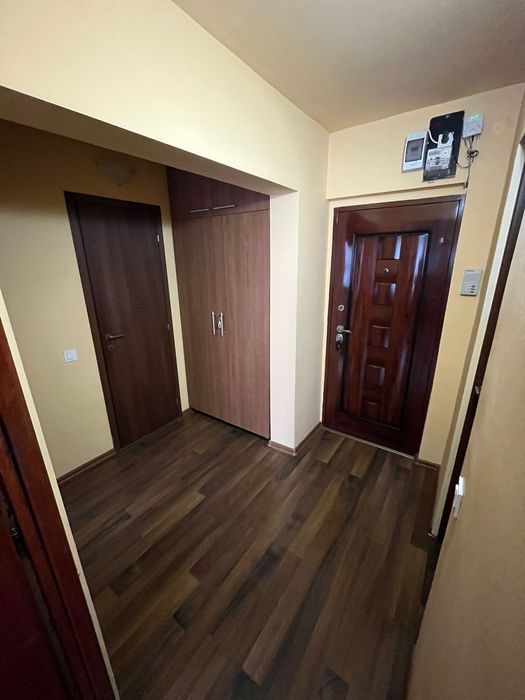 Închiriez garsonieră Brașov