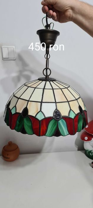 Lampi Tiffani deosebite
