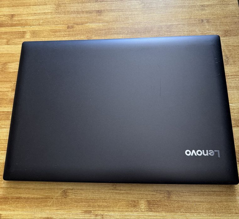Vand Laptop Lenovo ideapad 330,Intel core I3-7300,4 GB Ram,500gb SSD